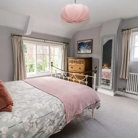 Kemps Yard Retreat *